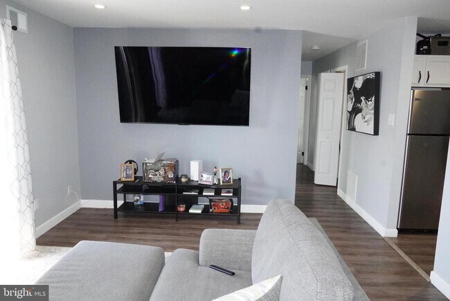 Photo - 704 The Woods