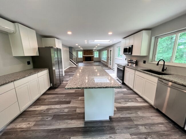 Photo - 9499 Maple Knoll Dr