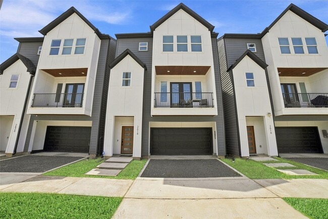 Building Photo - 2618 McIlhenny St