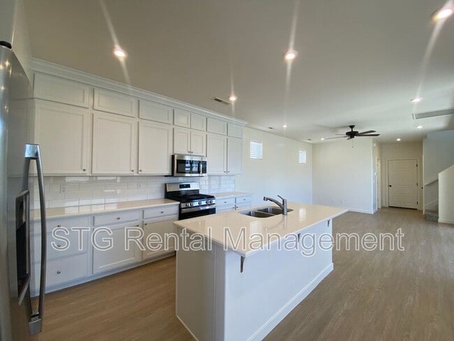 Photo - 767 W Scarlet Hill Dr