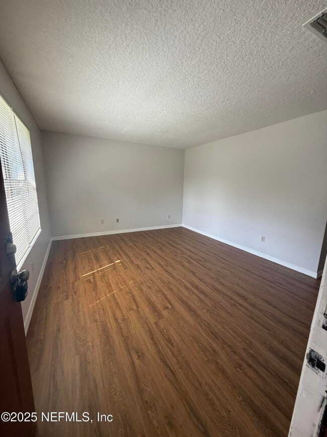 Photo - 459 Bentwood Ln