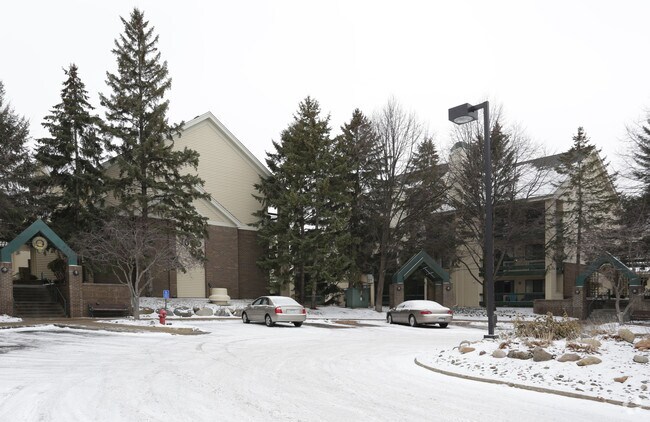 Photo - 7602 York - Edinborough