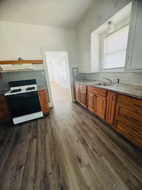 Photo - 100 N Brazos St