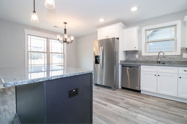 Photo - 1080 Harrison Way