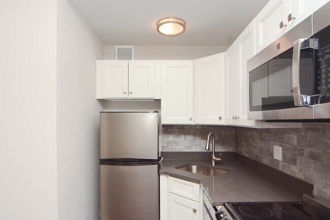 Photo - 645 W Wrightwood Ave Unit A03C