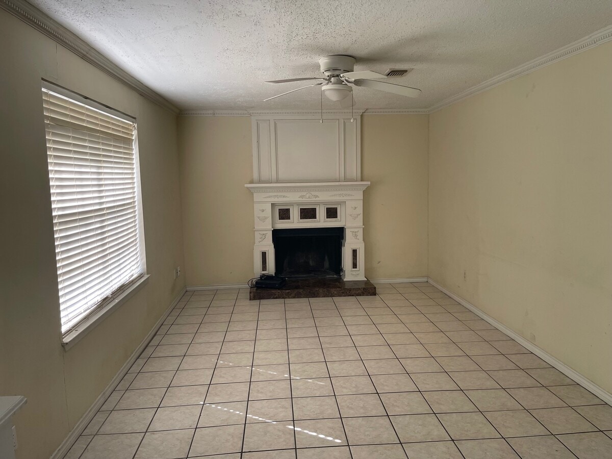 Photo - 17935 Great Glen Dr