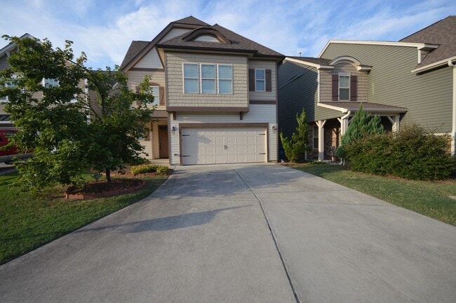 Photo - 204 Station Dr