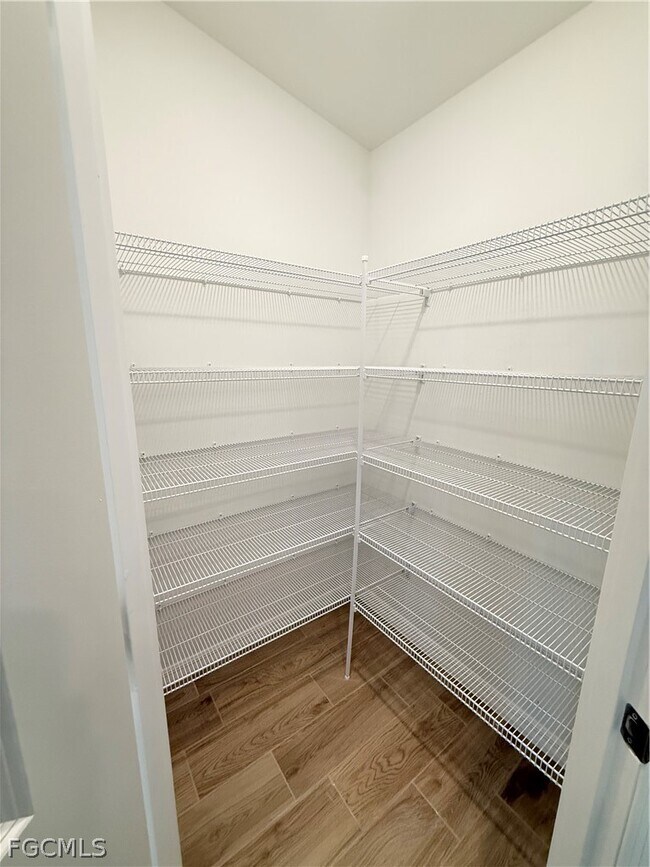 Photo - 4111 16th St W