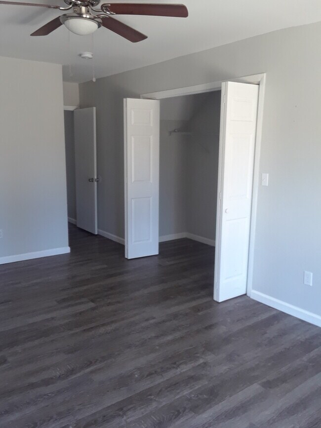 Master bedroom - 295 Sukoshi Dr