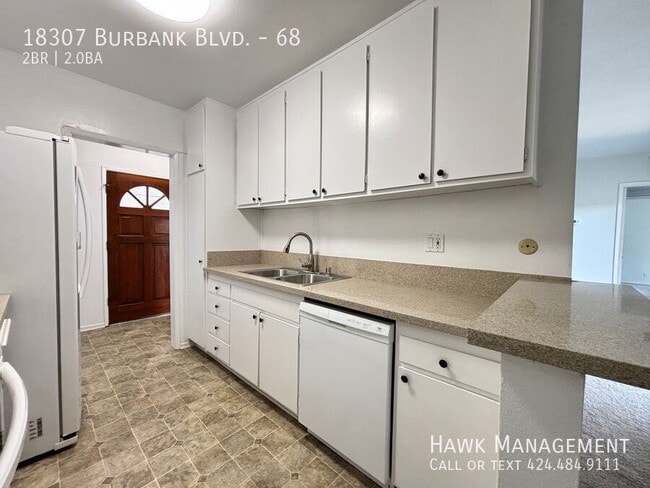 Photo - 18307 Burbank Blvd