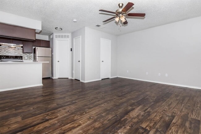 Photo - 8301 Boat Club Rd Unidad 811