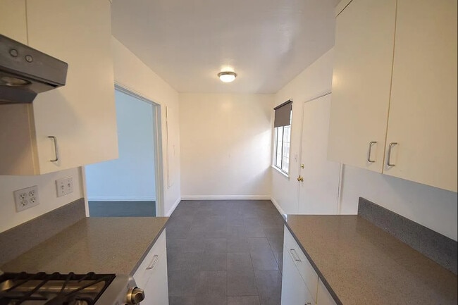 Photo - 4401 1/2 W Exposition Blvd