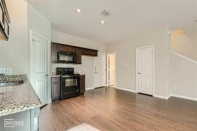 Photo - 1308 Lakecrest Ln