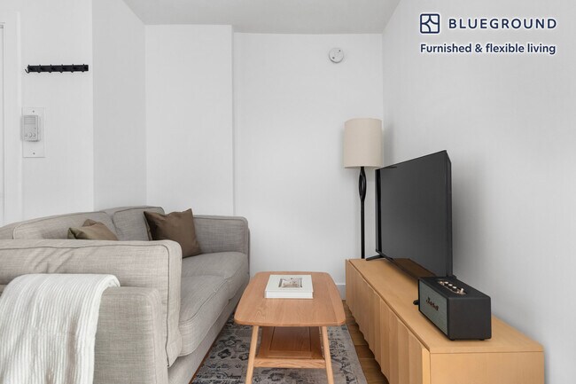 Photo - 230 E 44th St Unidad FL4-ID2069