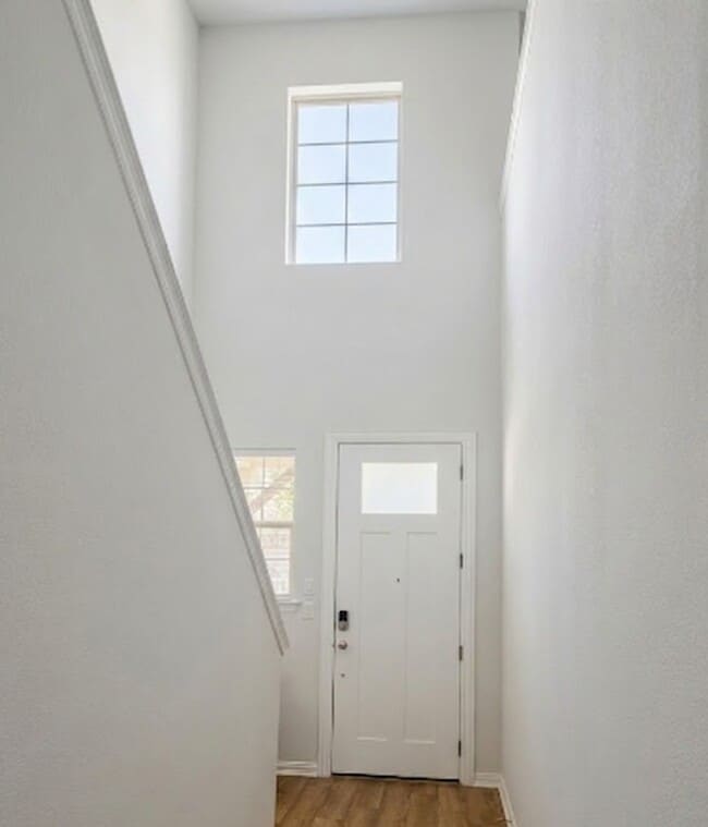 Photo - 140 Ashbrook St
