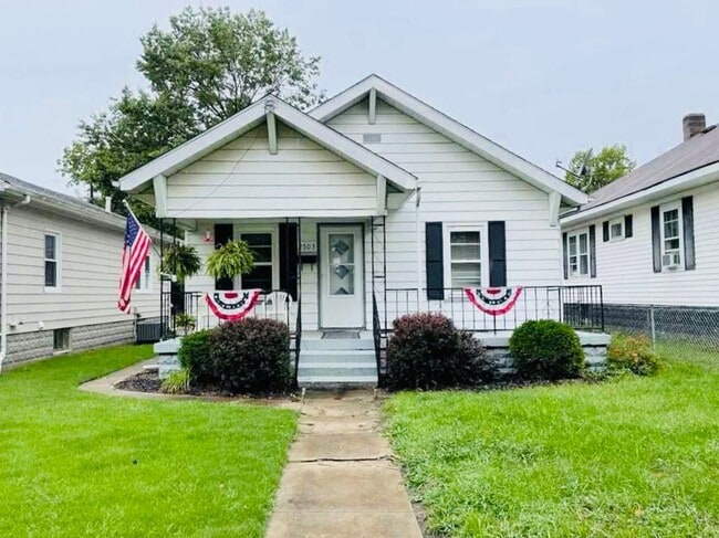 Building Photo - Charming 3-Bedroom Home with Garage & Fenced Yard!