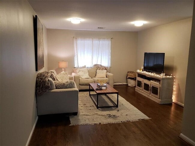 Photo - 3192 Osborne Rd NE