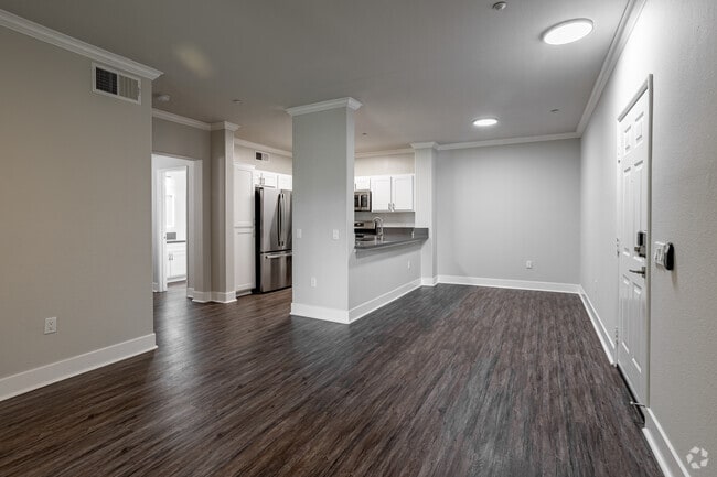 1BR, 1BA - 922 SF