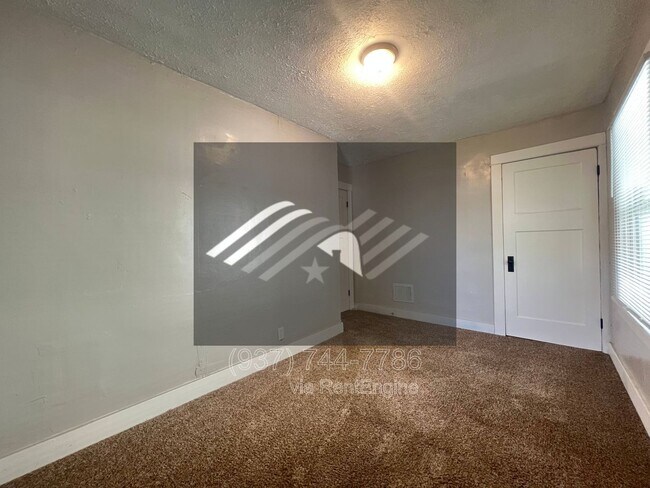 Photo - 1023 Clover St