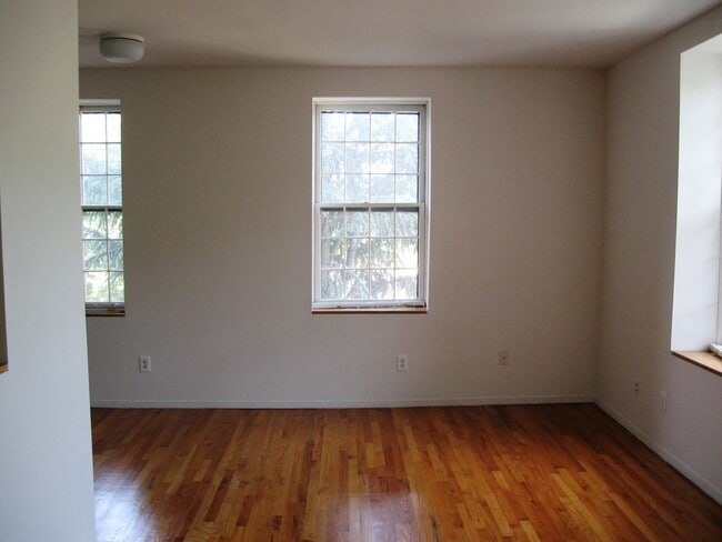 Photo - 110 Mill St