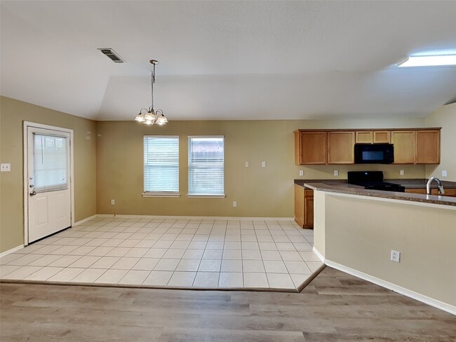 Photo - 719 Chase View Dr