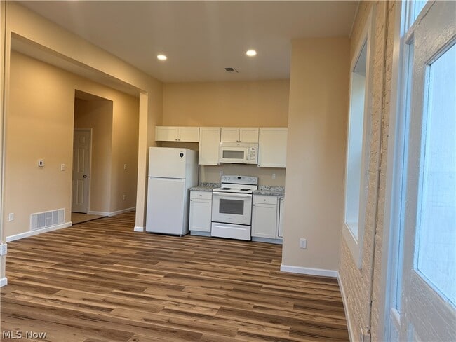 Photo - 701 Charles St Unit Apt A
