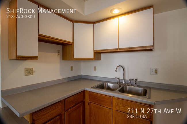 Photo - 211 N 27th Ave W