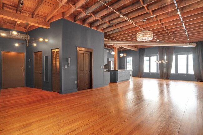 Photo - 271 S Front St