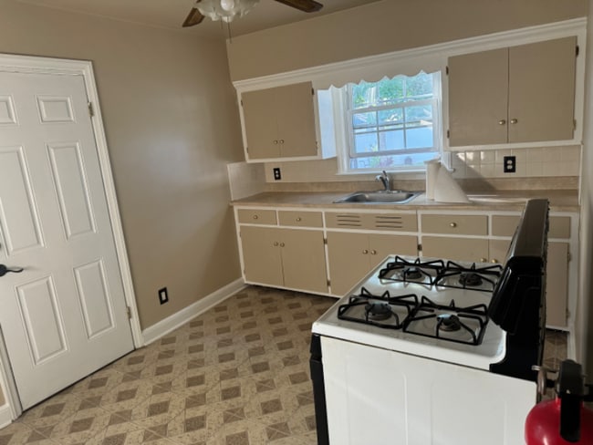 1734 Burnet Ave Unit Floor 1