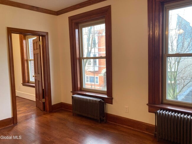 Photo - 162 4th St Unit 2