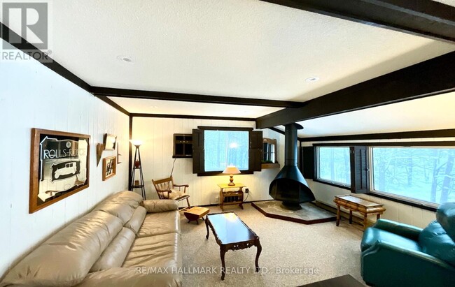 Photo - 33 Huronwoods Dr
