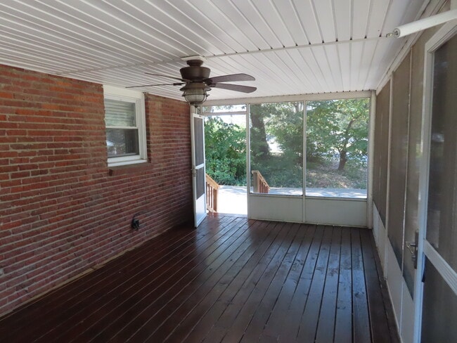 Photo - 298 Lafayette Rd