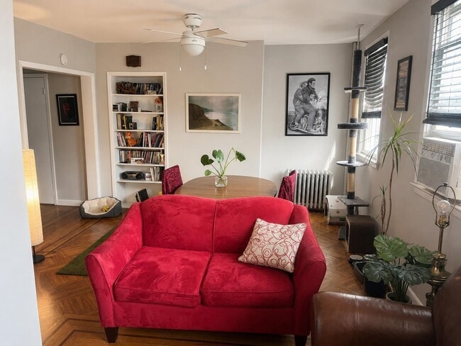 Photo - 208 John St Unidad #2
