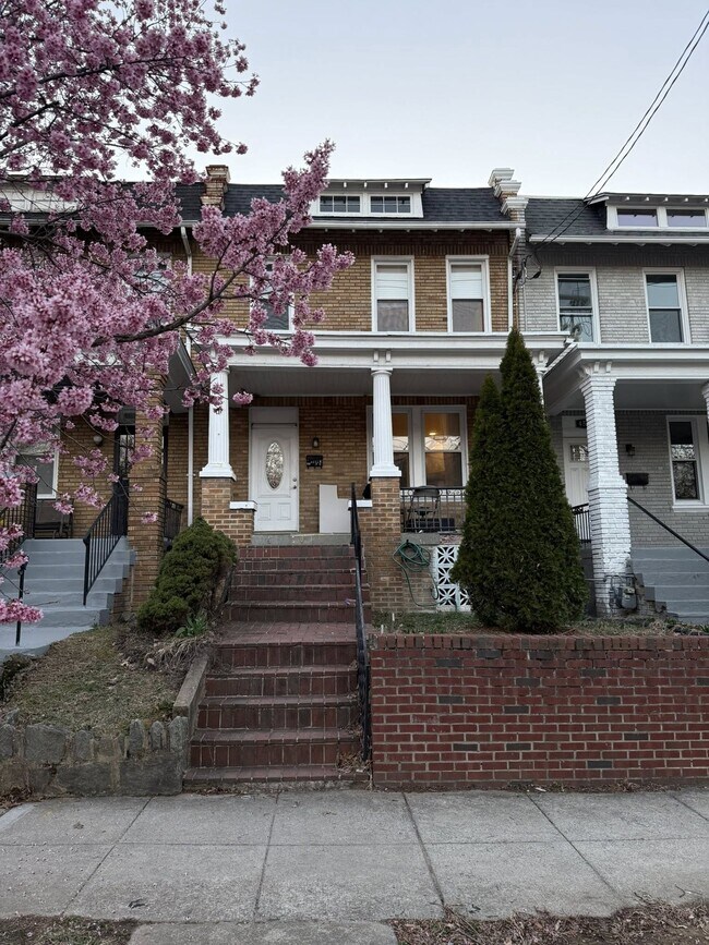 Photo - 4520 4th St NW