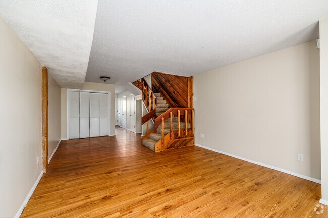 2BR, 1.5BA - 900SF - Living Room