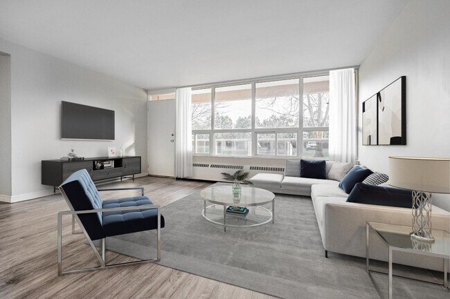 Photo - 780 Wonderland Road South