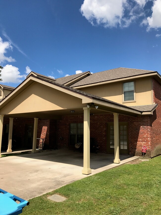 Front Entrance - 111 Deraney Ln Townhome