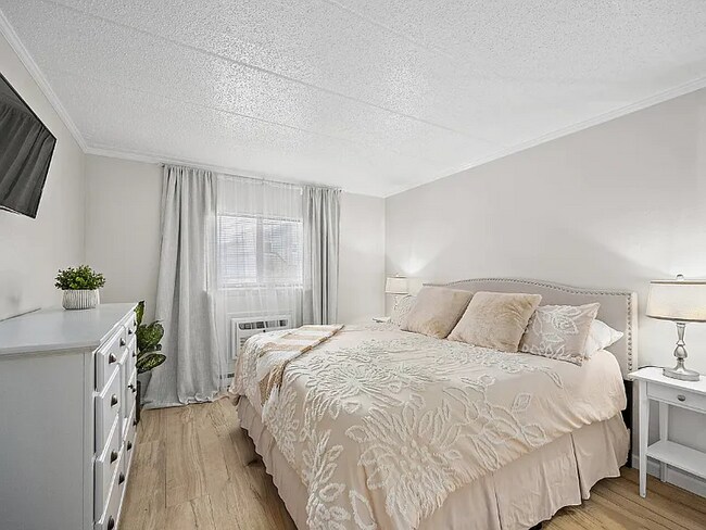 Photo - 16 51st St Unidad 108