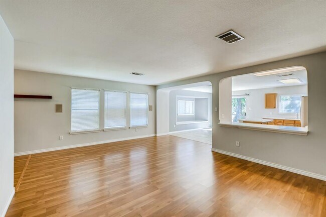 Photo - 303 Bello Dr