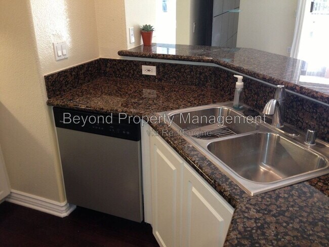 Photo - 9263 Regents Rd Unit B209