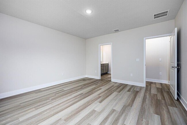 Photo - 116 Prince Eric Ln