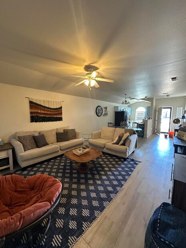 Photo - 6514 85th St