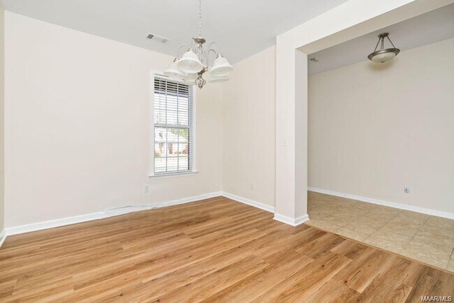 Photo - 3412 Crestwood Ln