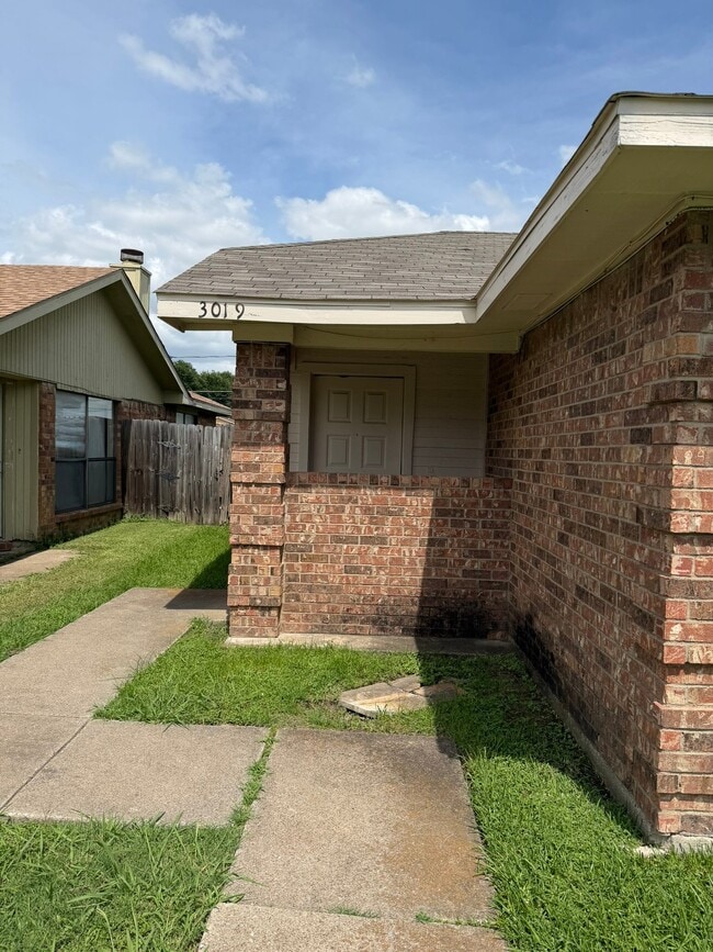 Photo - 3019 Oak Ridge Pl