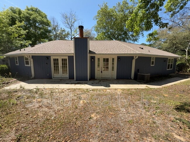 Building Photo - 7401 Bernadette Dr