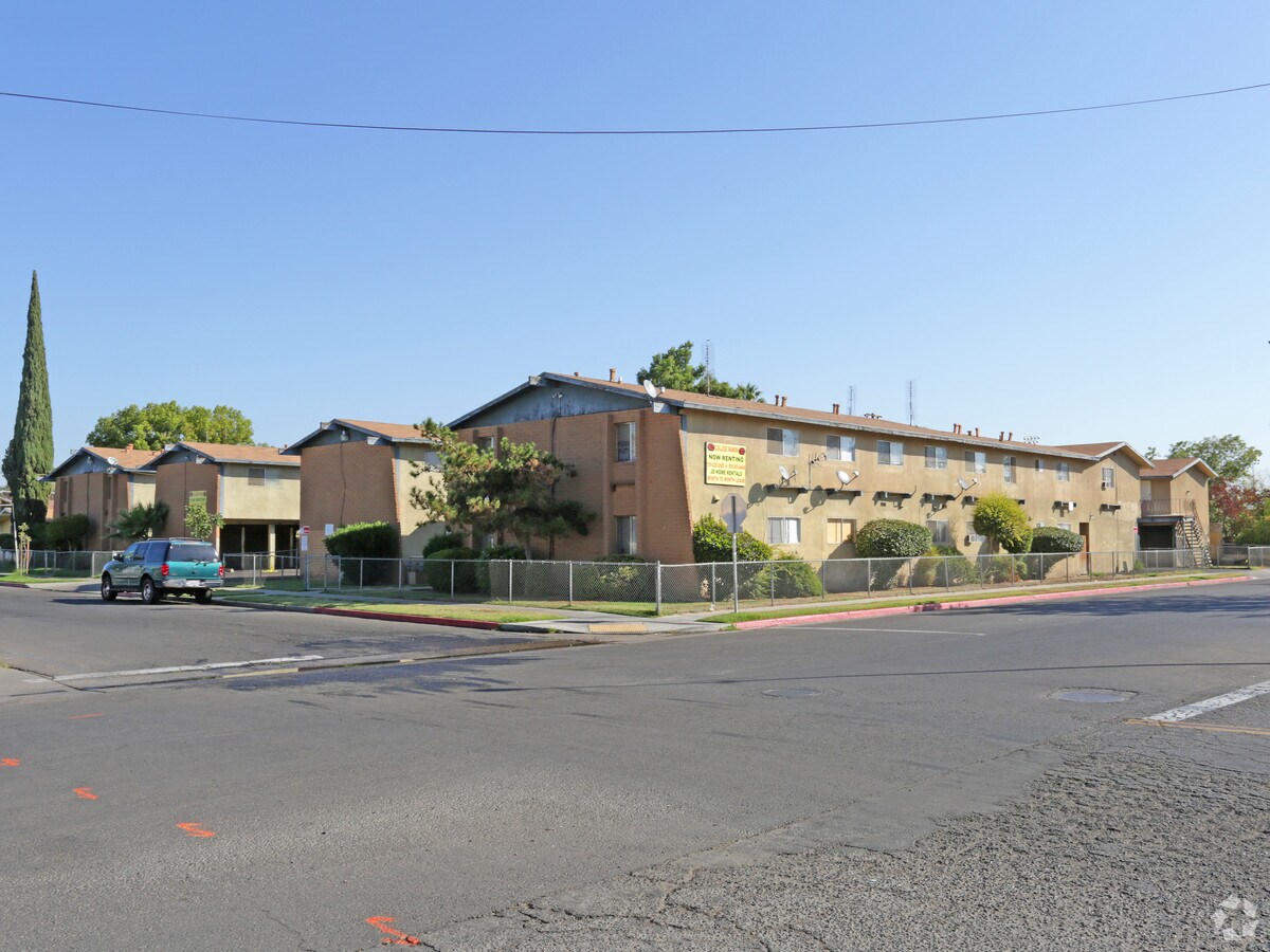 College Manor - College Manor Apartments