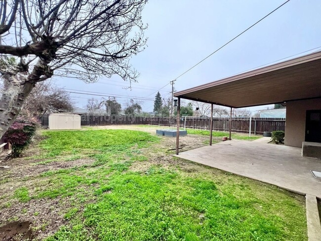 Photo - 1132 W Saginaw Way