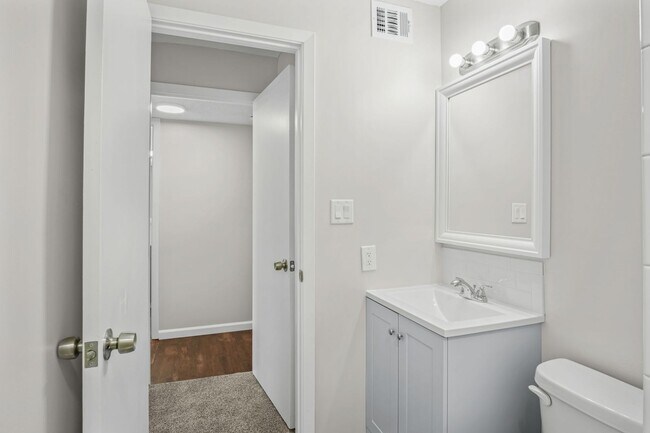 Photo - Wornall Place Apartments & Townhomes