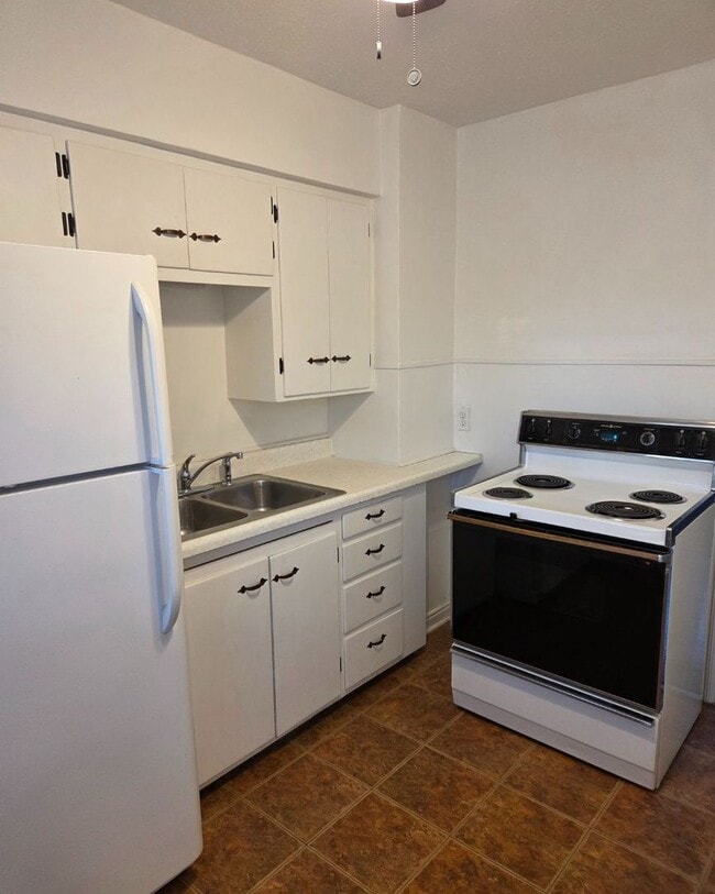 Building Photo - 1660-1660 N Payne Ave Unit 1660 N Payne