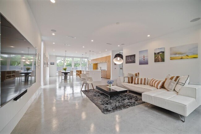 Photo - 2003 Melridge Pl